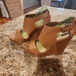 *NEW*Vince camuto wedge platform Sandal